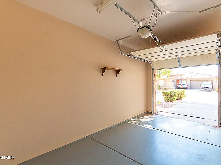 642 E Torrey Pines Pl — Photo 31