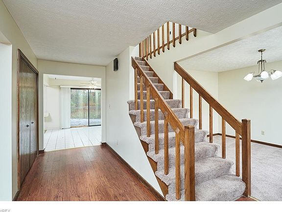 2nd image of 1090 Kingswood Dr