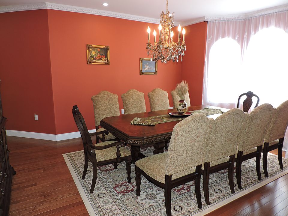 1st image of 15 Deer Cross Ln