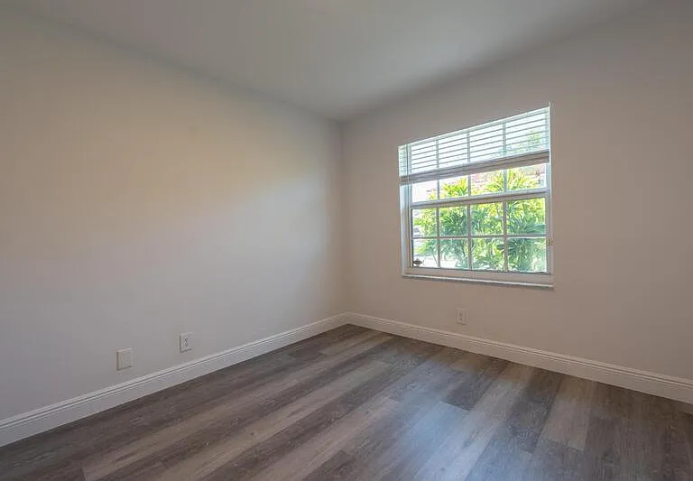 10651 Buttonwood Lake Dr — Photo 15