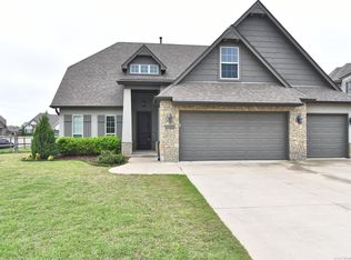 2702 N 16th Pl, Broken Arrow, OK 74012