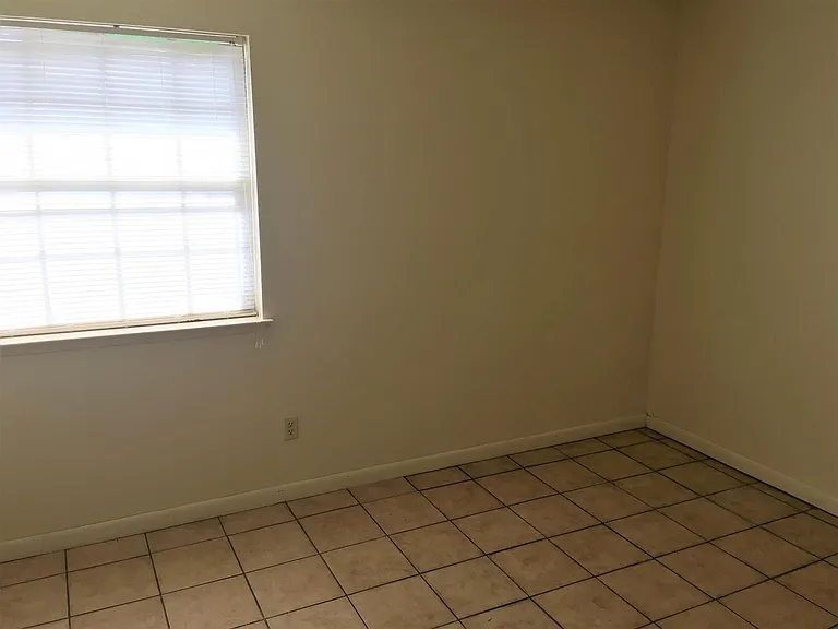5400 Stanley Dr — Photo 7