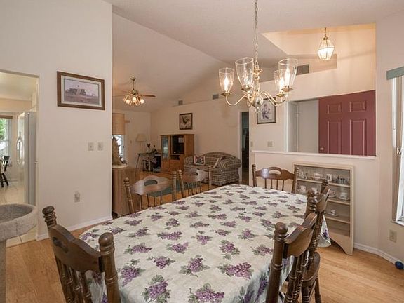 5th image of 111 Saint Kitts Cir