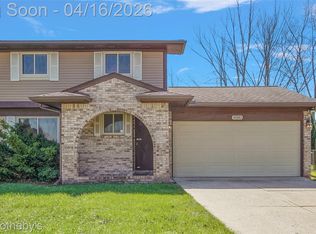 43603 Emrick Dr, Canton, MI 48187
