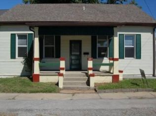 17 W Green St, Mascoutah, IL