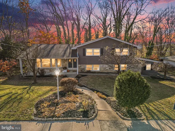 513 Cardinal Dr, Dresher, PA 19025