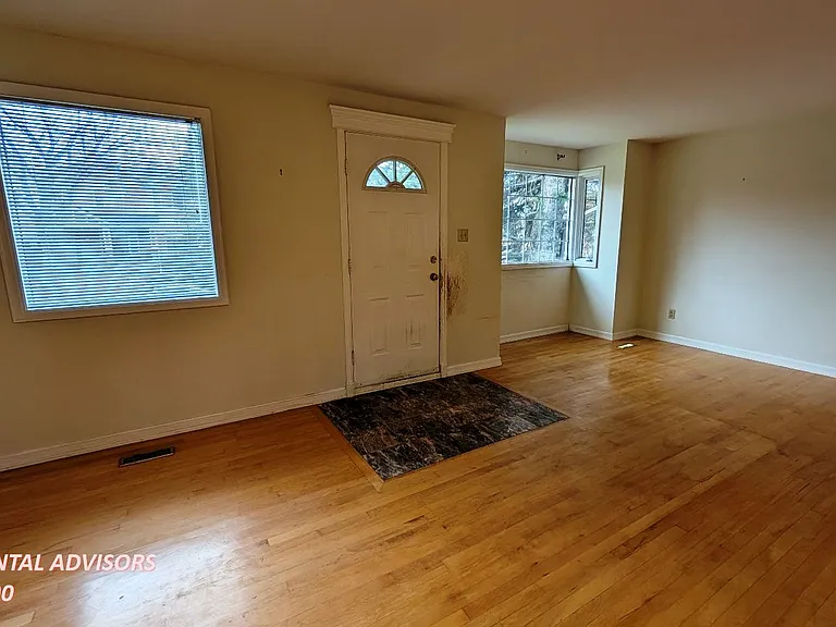 1732 23rd Ave NW — Photo 6