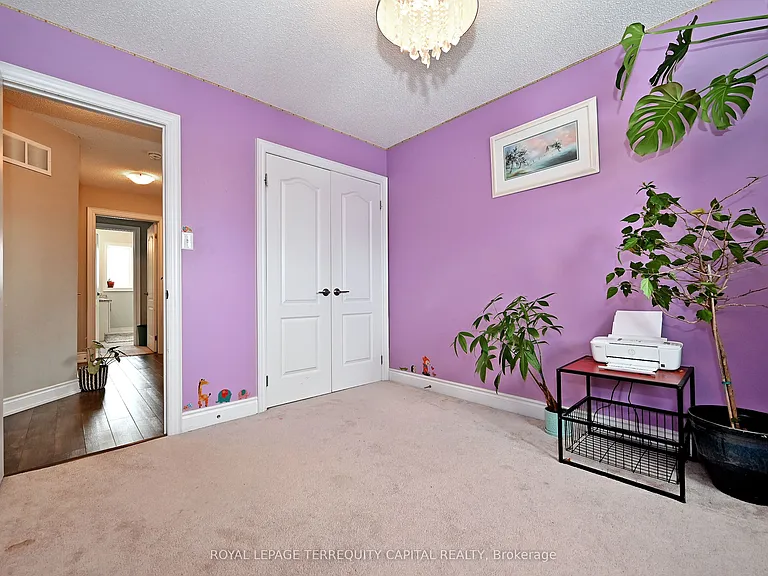 31 Madelaine Dr #6 — Photo 33