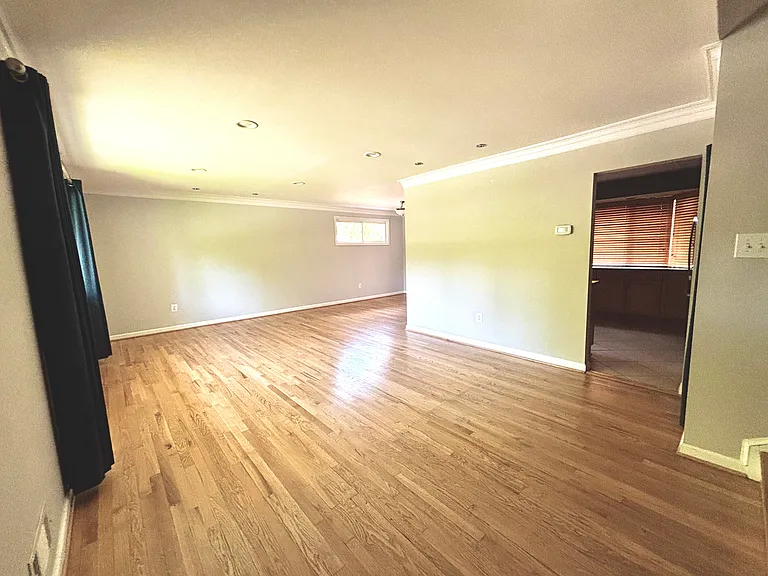 2405 Lillian Dr — Photo 4