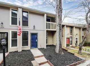 7931 Charter Oak Ln, Charlotte, NC