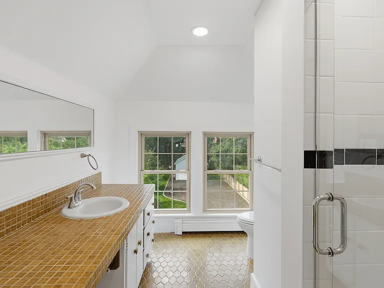 27 Dosoris Way — Photo 22