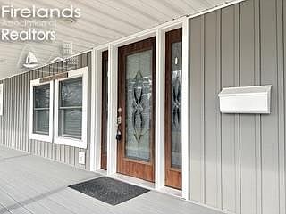 3rd image of 155 Nelson St