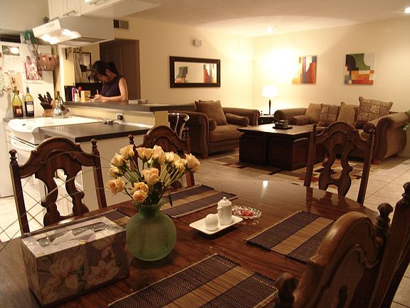 plenty of room to entertain!