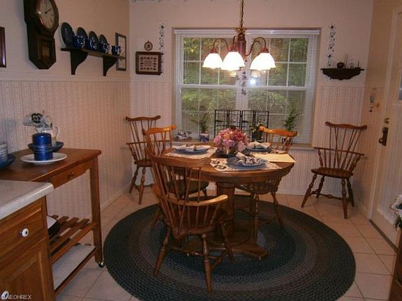 5th image of 1333 Fox Run Dr #B