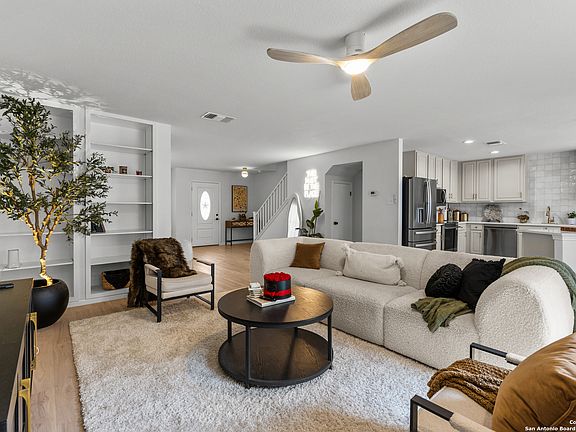 3rd image of 2414 Melrose Canyon