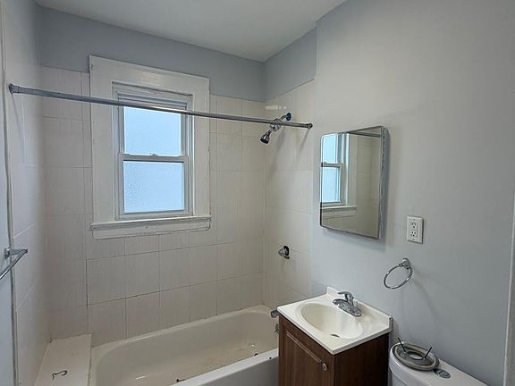 2nd image of 303 Hobson St #2RR