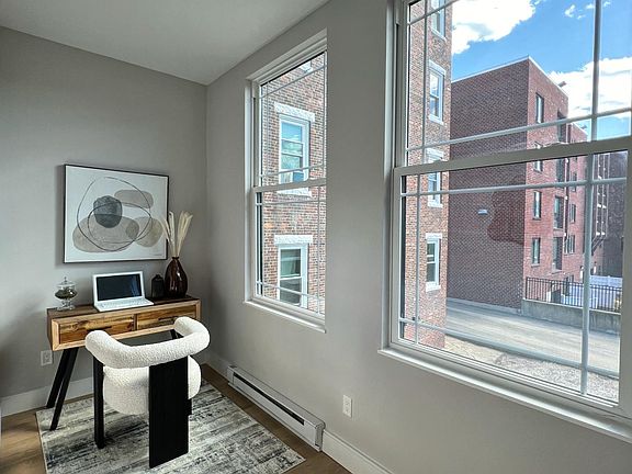 5th image of 169 Maverick St #1