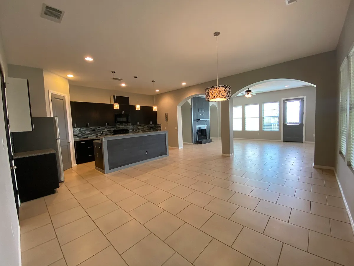 Building Photo - 204 Spellbrook Ln