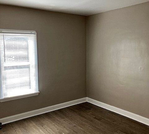 5th image of 1365 Clarence Ave