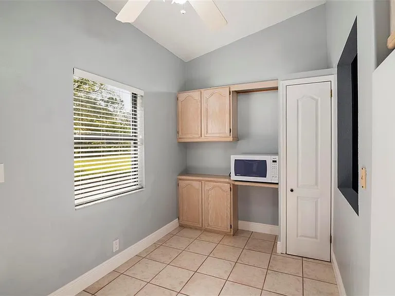 6110 9th Avenue Cir NE — Photo 6