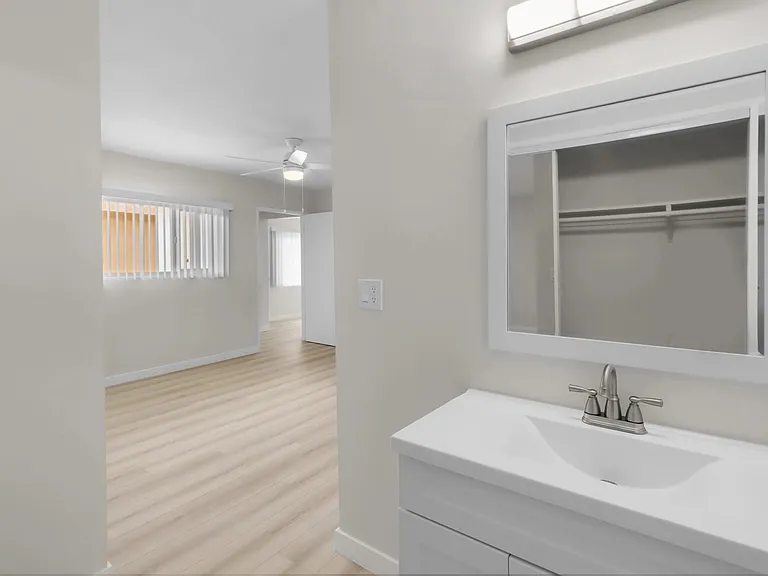 2823 S Corning St #4 — Photo 38