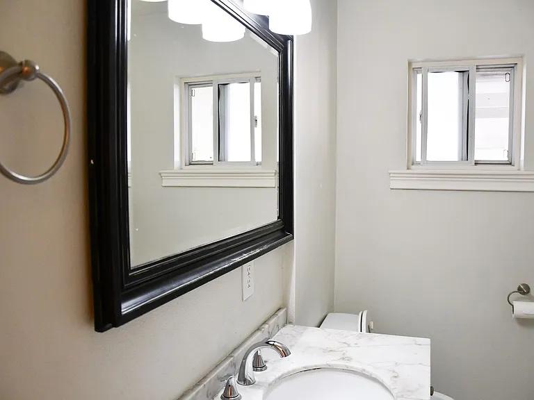 1210 E Oakmont Ave — Photo 26