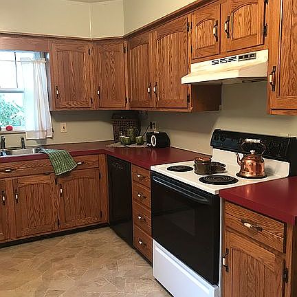 3rd image of 121 E 12th St