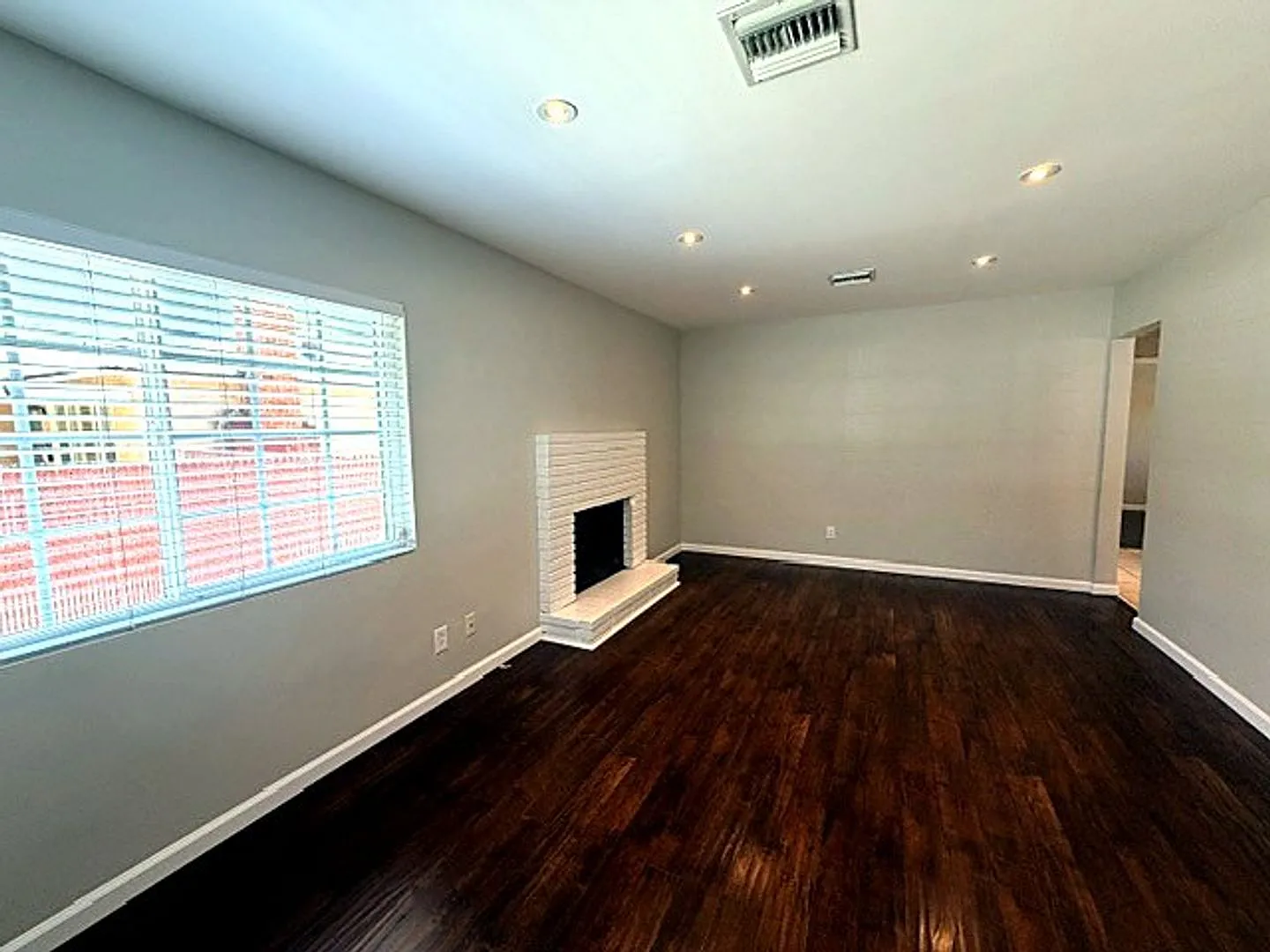 Wonderful Monrovia Home for Lease — Photo 4