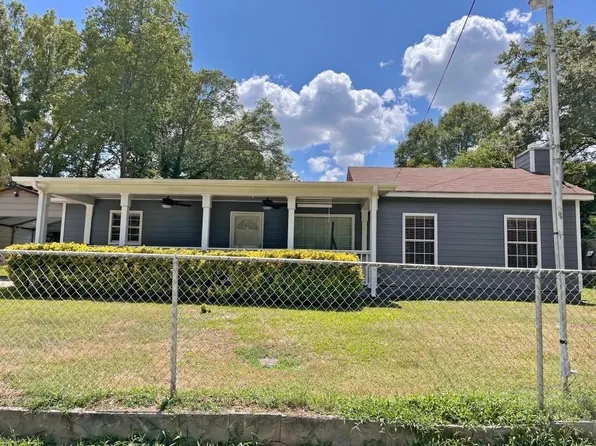 8 Cardinal Dr, Austell, GA 30168