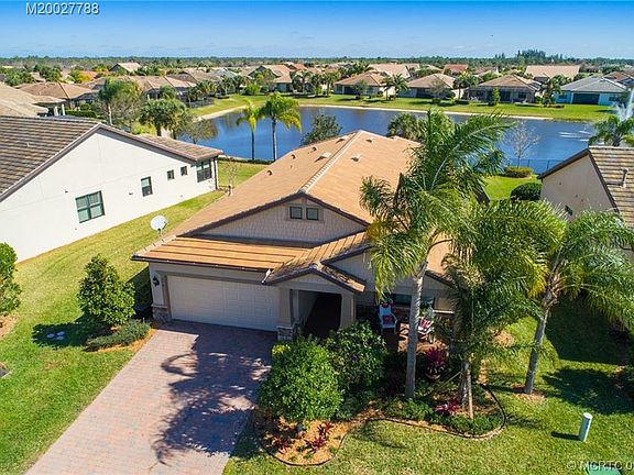 2nd image of 234 SE Courances Dr