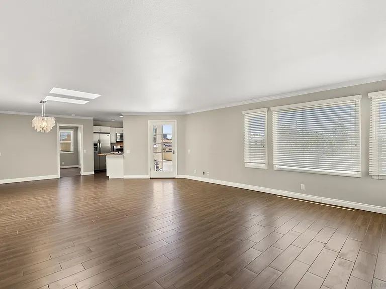 748 Isthmus Ct — Photo 15