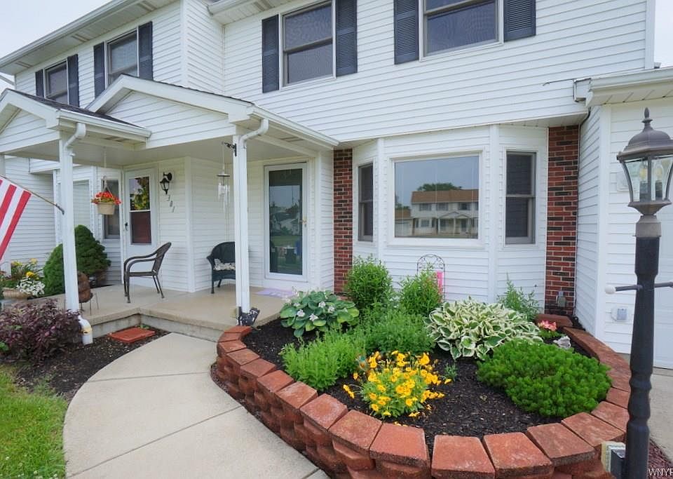 1st image of 4303 Victorian Dr