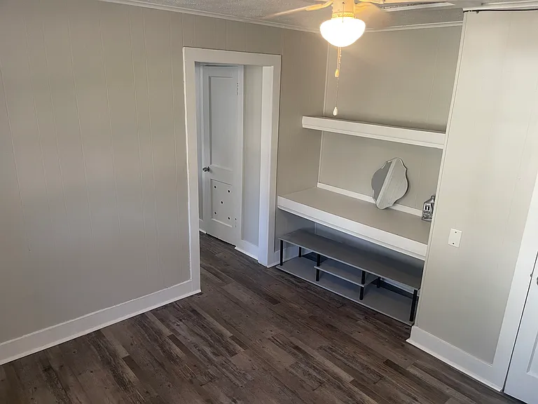 304 Reagan St — Photo 20
