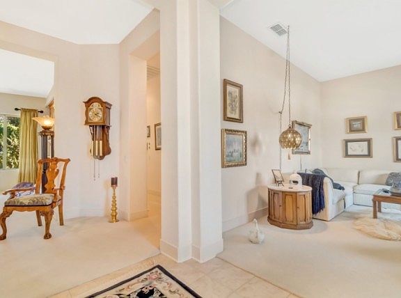 3rd image of 1867 Glenbrook Ln