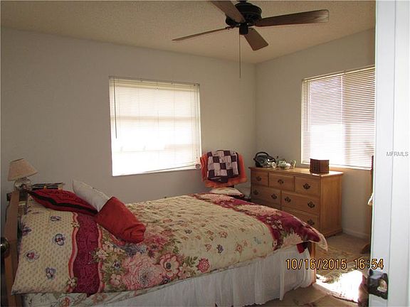 5th image of 990 Sweetbrier Dr