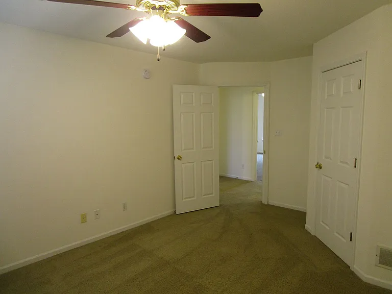 2409-2411 Northampton Dr. — Photo 22