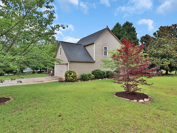2nd image of 445 Auldon Ct SE