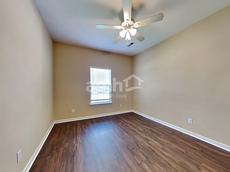 7745 Fayetteville Rd — Photo 16
