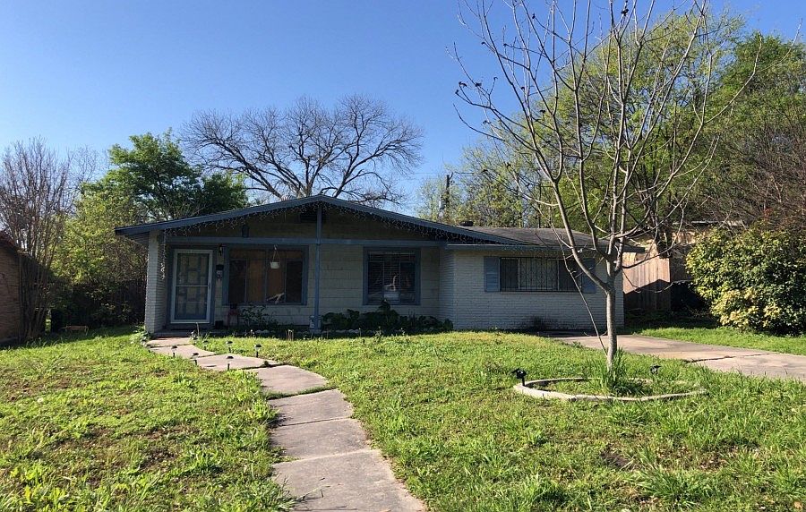1st image of 546 Schmeltzer Ln