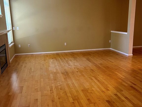 5th image of 4689 Wade Street