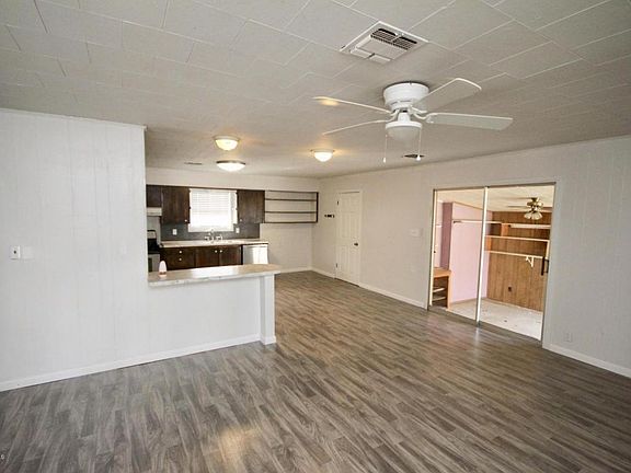 4th image of 1401 Peach St