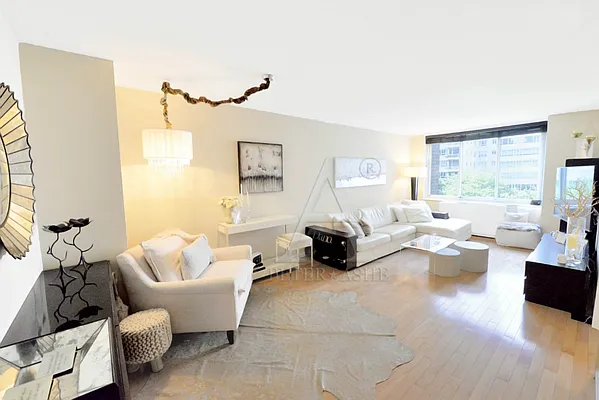 Rented by Peter Ashe | media 1