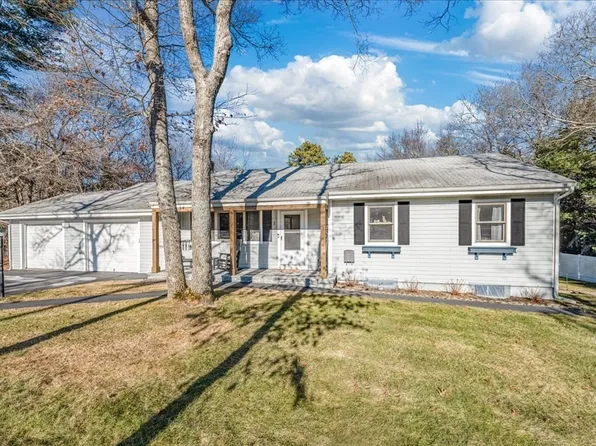 2 Black Cat Rd, Plymouth, MA 02360