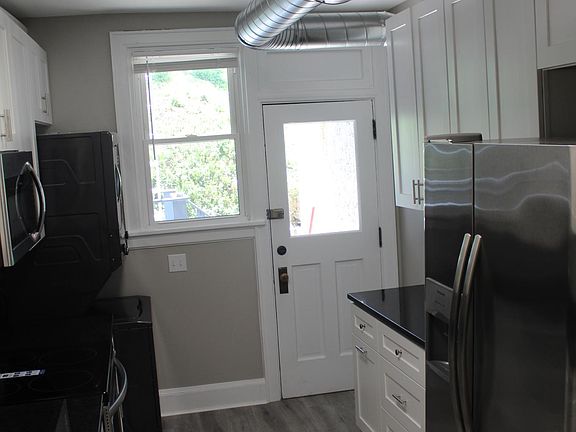 3rd image of 3215 Linwood Ave #1