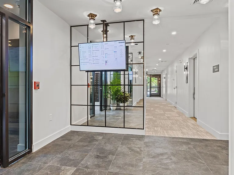 97 Elmwood St #202 — Photo 4