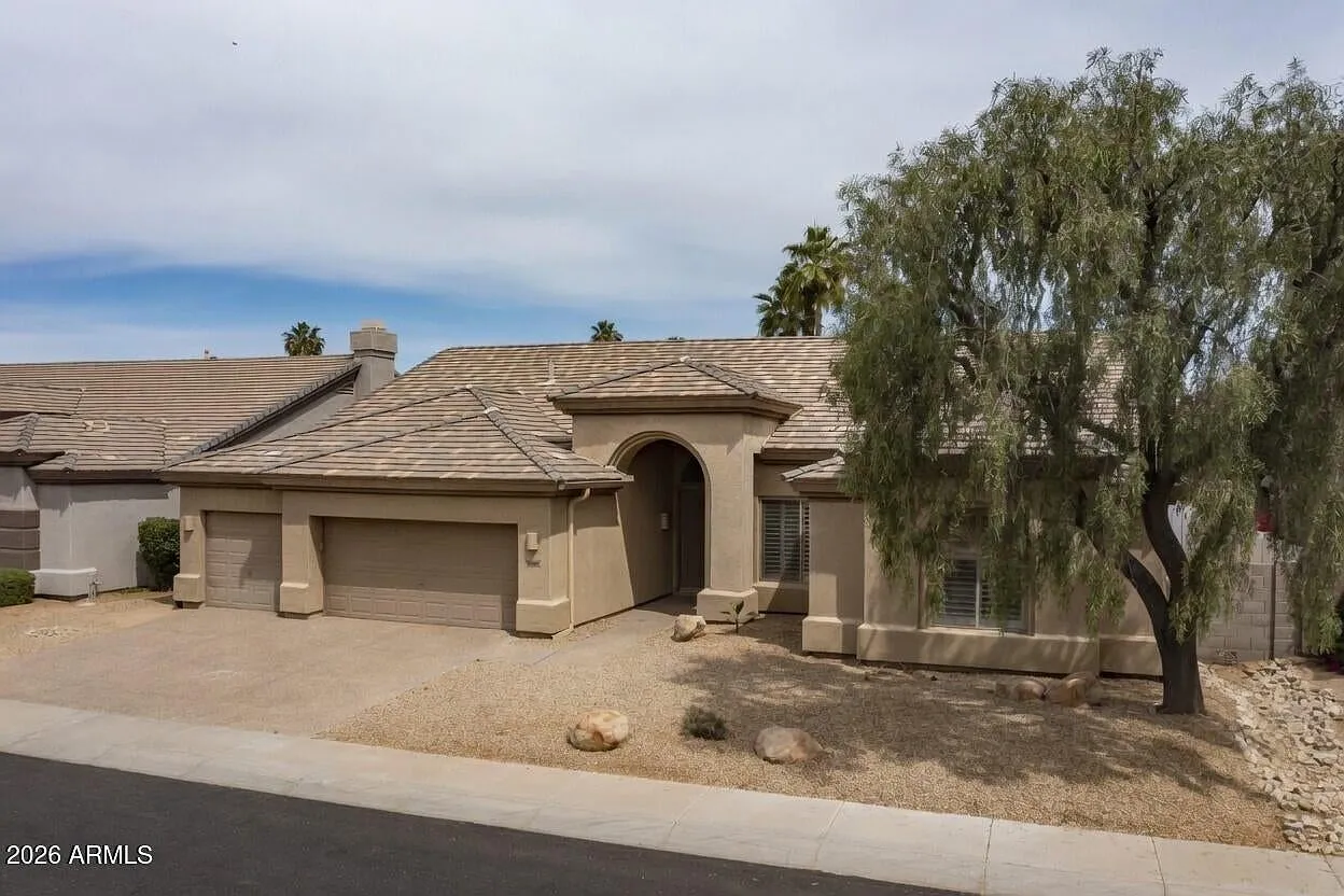 4 bed, 2660 sqft, $4,200 — Photo 2