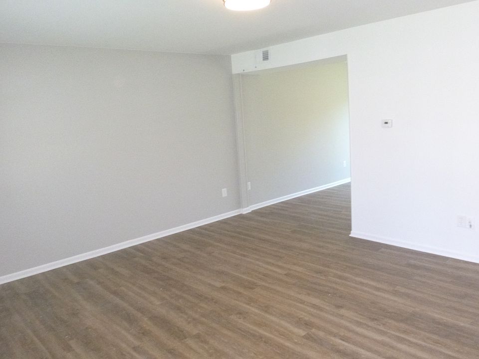 1st image of 4557 Winding Brook Dr #4557