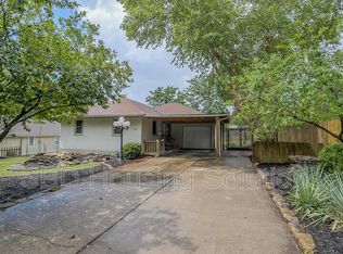 1616 S Pleasant St, Independence, MO 64055