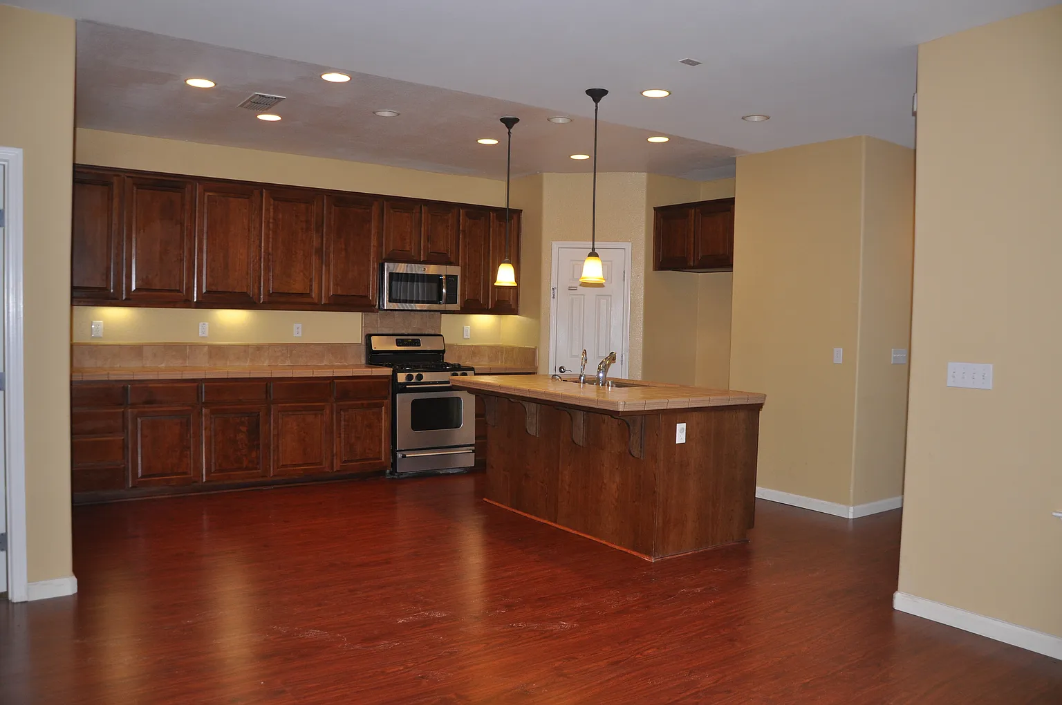 179 W Festivo Ln photo 1