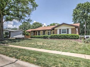 1403 Kingsford Dr, Florissant, MO 63031